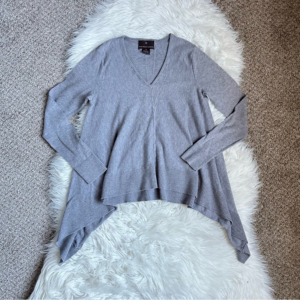 Fenn Wright Manson Light Gray V-Neck Asymmetrical Sweater Size S